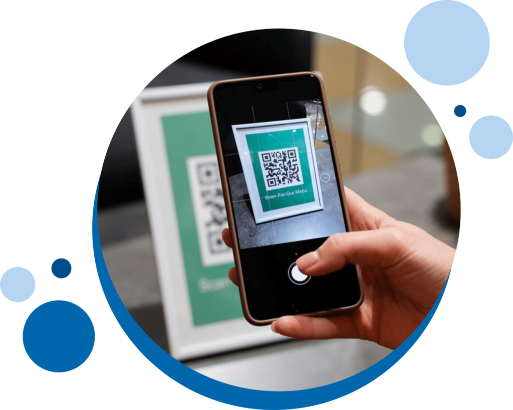 pedido-cardapio-digital-na-mesa-escaneando-qr-code-e-fazendo-pedido-controla-desenvolvimento-de-sistemas-para-lanchonetes-pizzarias-churrascaria-pastelaria-sorveterias